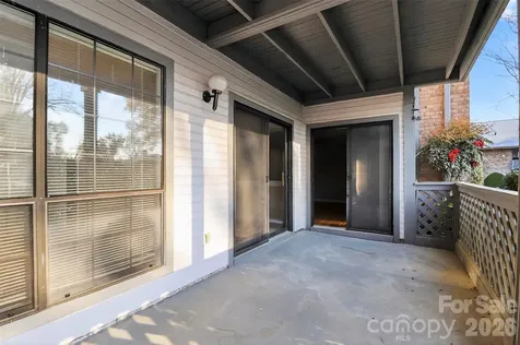 5862 Harris Grove Lane Charlotte NC 28212