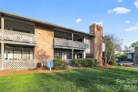 5862 Harris Grove Lane Charlotte NC 28212