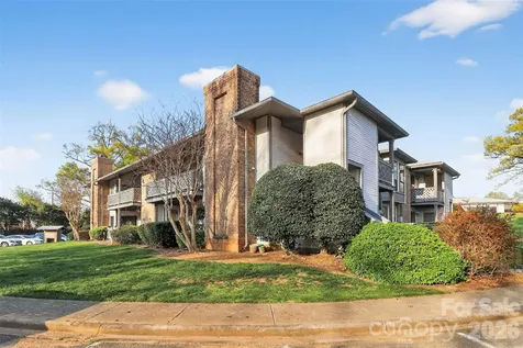5862 Harris Grove Lane Charlotte NC 28212