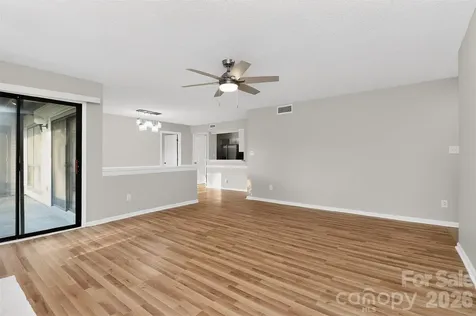 5862 Harris Grove Lane Charlotte NC 28212