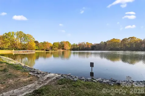 5862 Harris Grove Lane Charlotte NC 28212