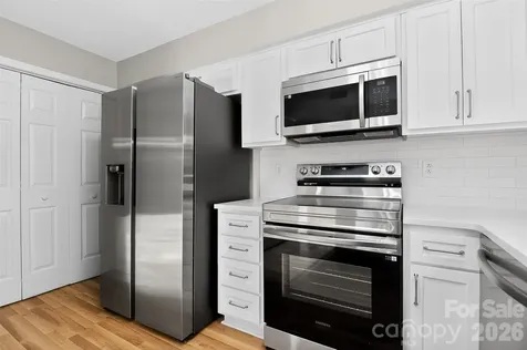 5862 Harris Grove Lane Charlotte NC 28212