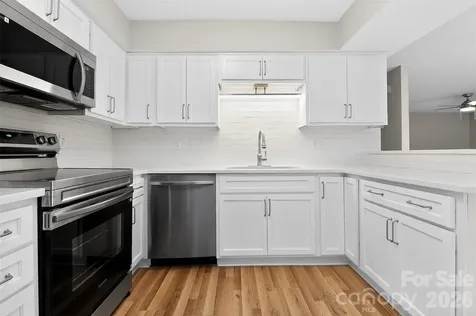 5862 Harris Grove Lane Charlotte NC 28212