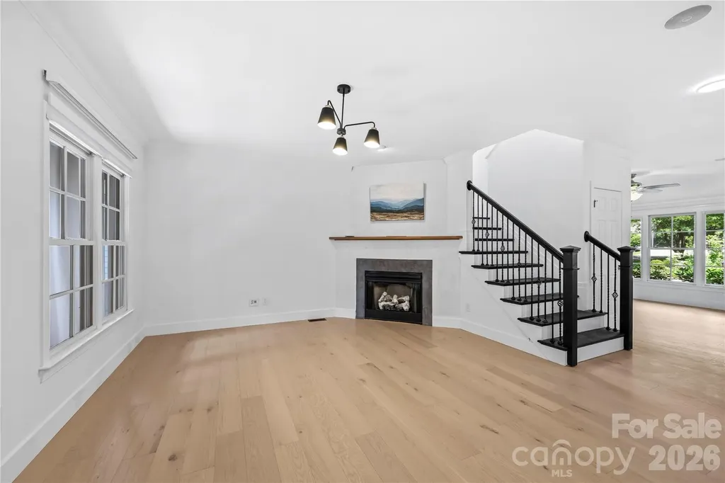 123 White Ash Drive E Asheville NC 28803