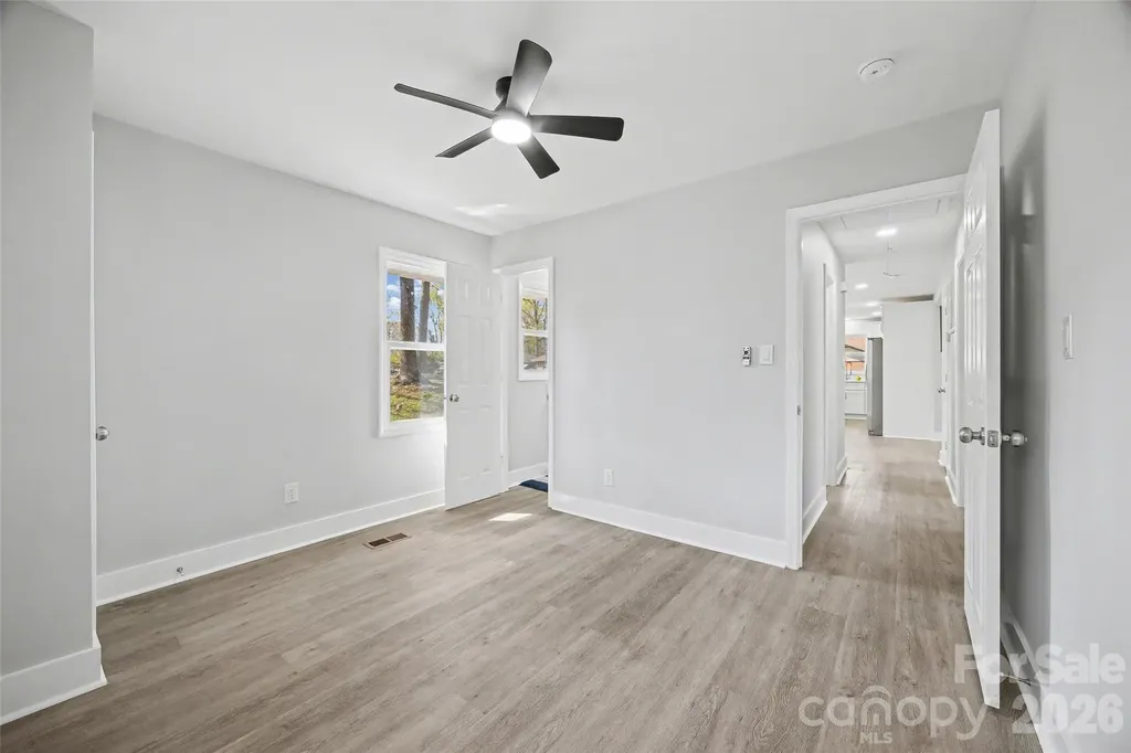 553 Derrydowne Drive Charlotte NC 28213