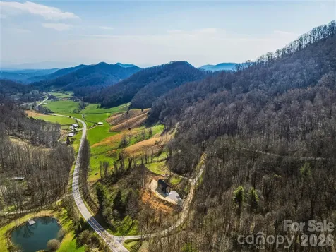 710 Kendal Drive Leicester NC 28748