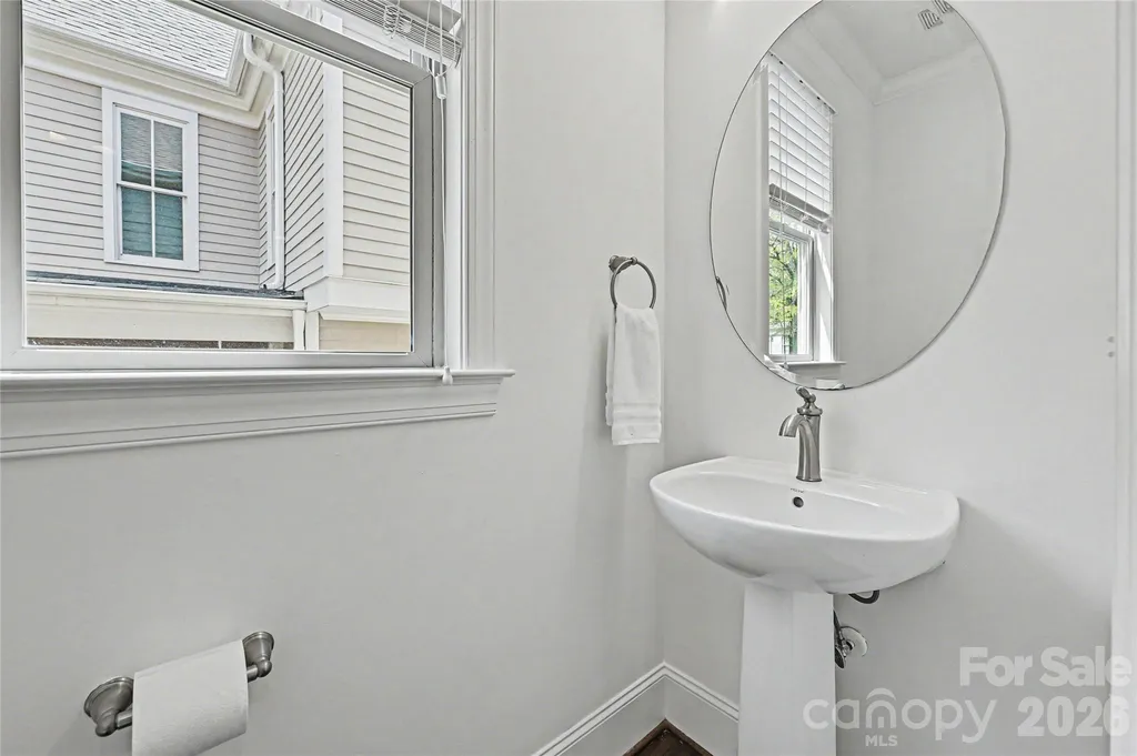 1102 Yale Place Charlotte NC 28209
