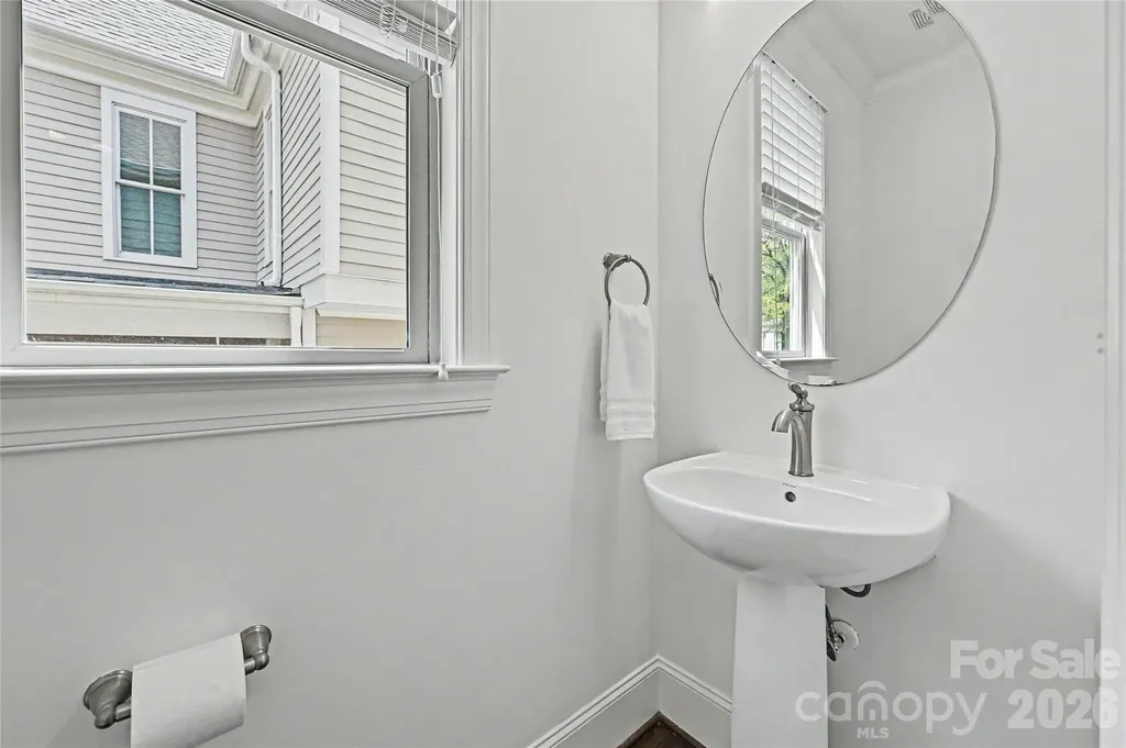 1102 Yale Place Charlotte NC 28209
