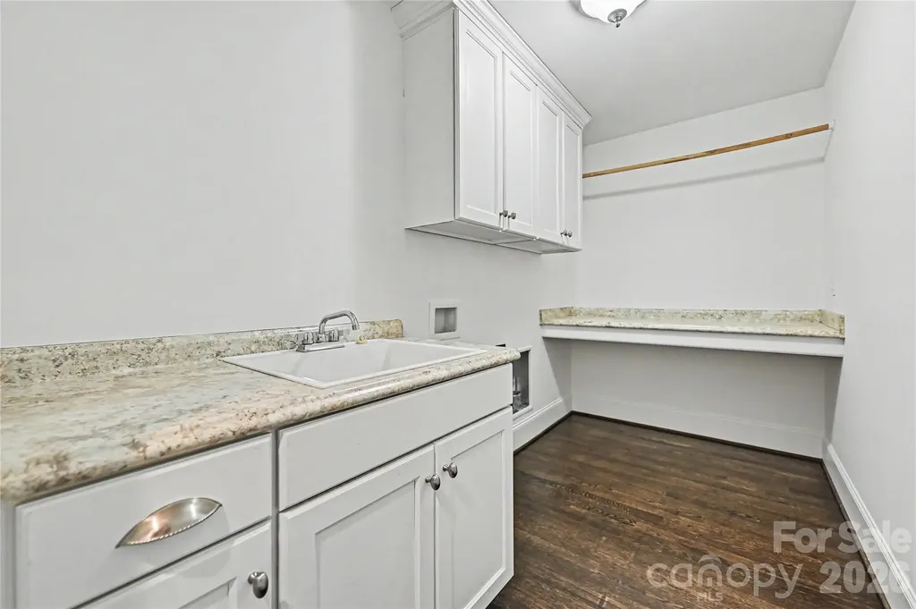 1102 Yale Place Charlotte NC 28209