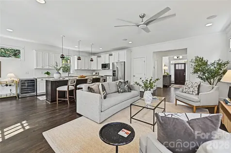 1102 Yale Place Charlotte NC 28209