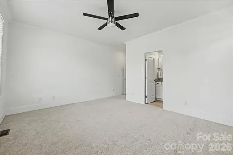 1102 Yale Place Charlotte NC 28209
