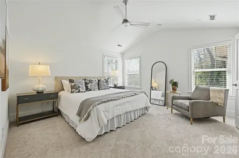 1102 Yale Place Charlotte NC 28209