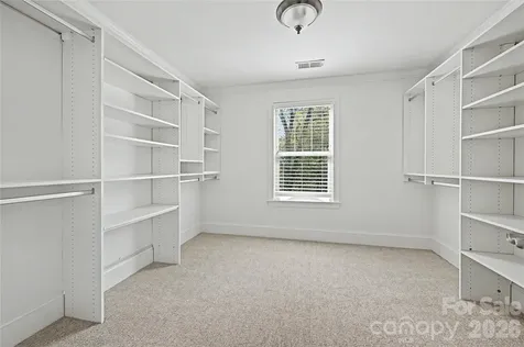 1102 Yale Place Charlotte NC 28209