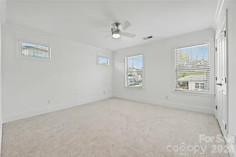 1102 Yale Place Charlotte NC 28209