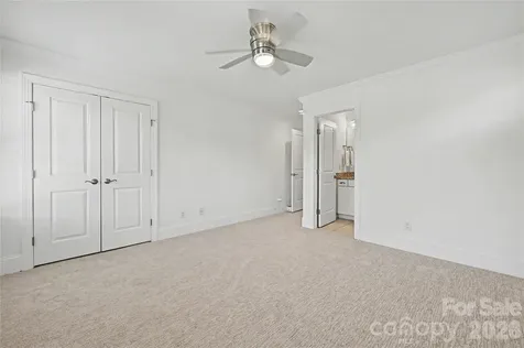 1102 Yale Place Charlotte NC 28209