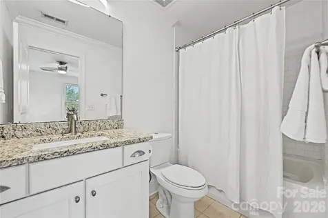 1102 Yale Place Charlotte NC 28209