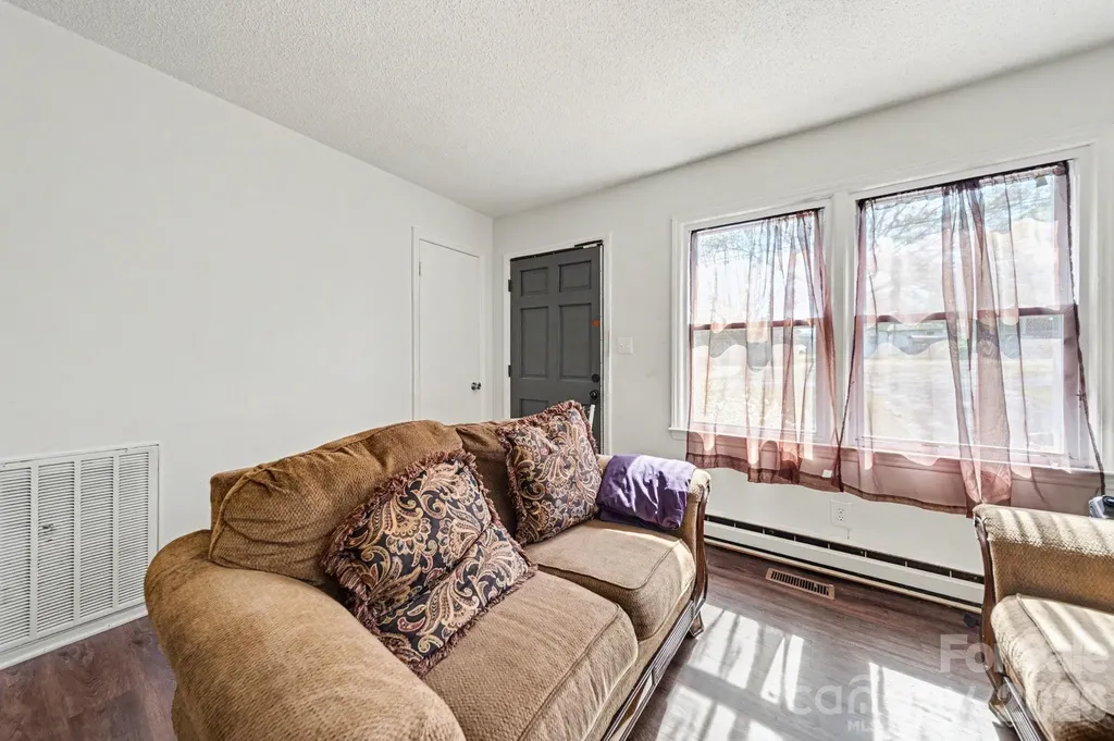 1332 Poston Circle Gastonia NC 28054