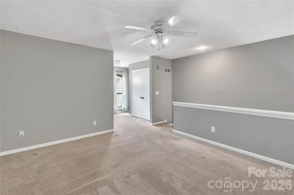 8073 Charter Oak Lane Charlotte NC 28226