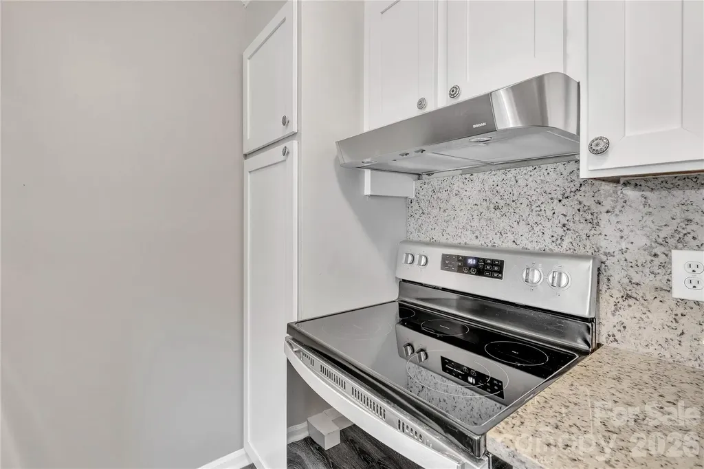 8073 Charter Oak Lane Charlotte NC 28226