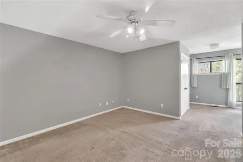 8073 Charter Oak Lane Charlotte NC 28226