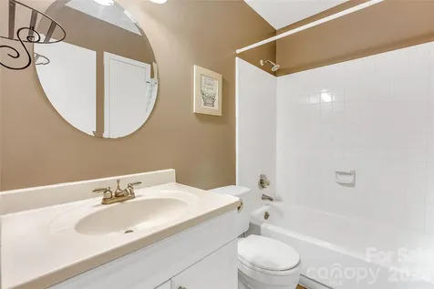 8073 Charter Oak Lane Charlotte NC 28226