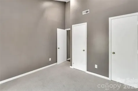 8073 Charter Oak Lane Charlotte NC 28226