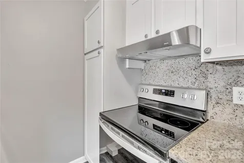 8073 Charter Oak Lane Charlotte NC 28226