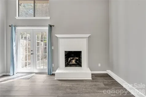 8073 Charter Oak Lane Charlotte NC 28226