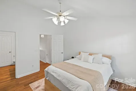 12318 Hennigan Place Lane Charlotte NC 28214