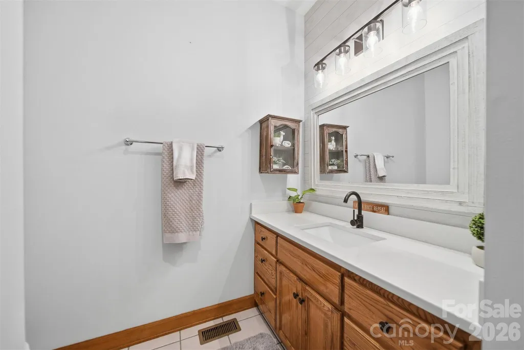 3330 Shamrock Heights Hudson NC 28638