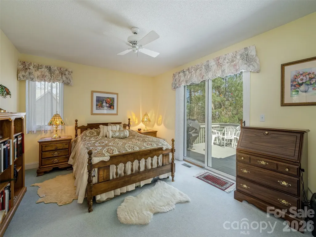206 Black Oak Lane Hendersonville NC 28791