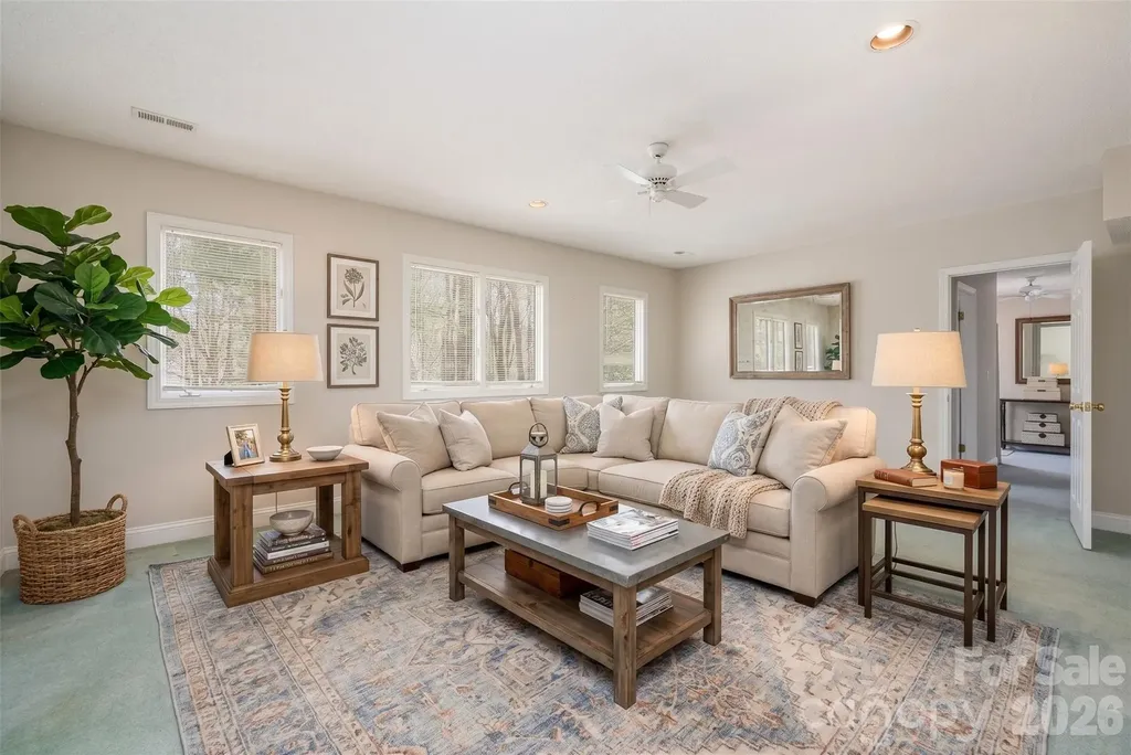 206 Black Oak Lane Hendersonville NC 28791