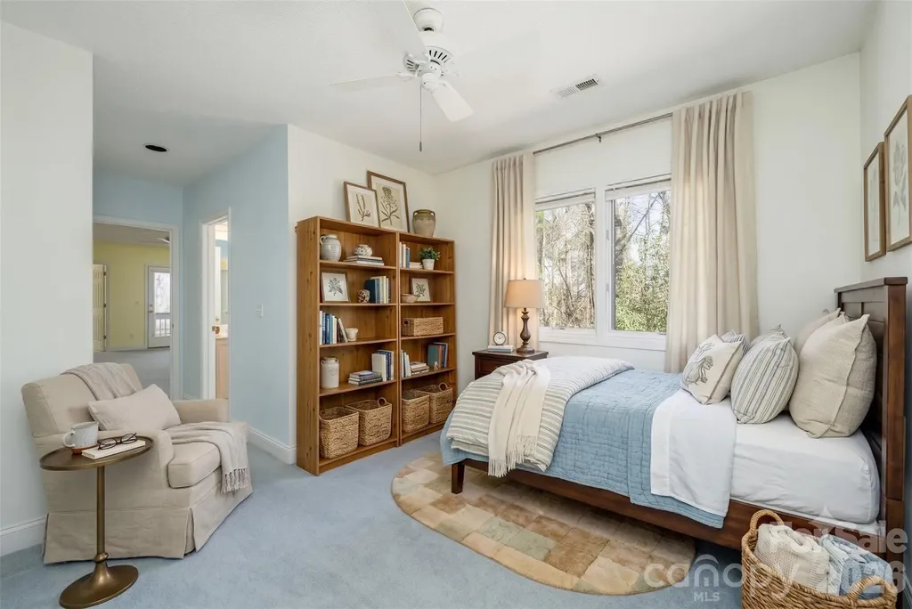 206 Black Oak Lane Hendersonville NC 28791