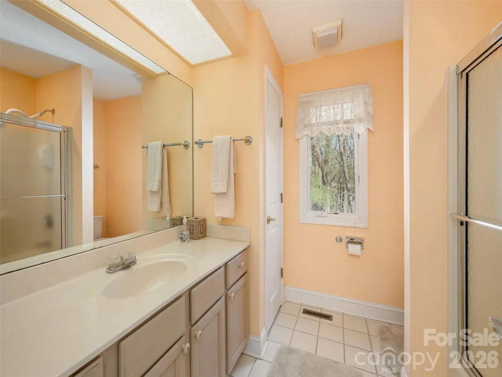 206 Black Oak Lane Hendersonville NC 28791