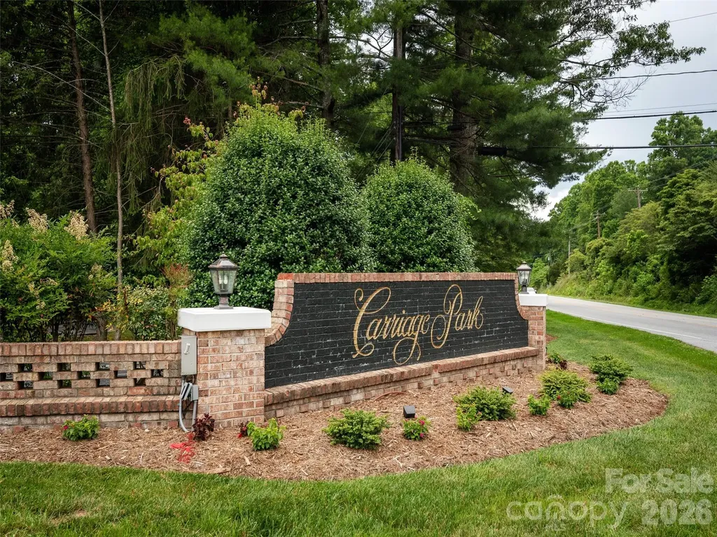 206 Black Oak Lane Hendersonville NC 28791