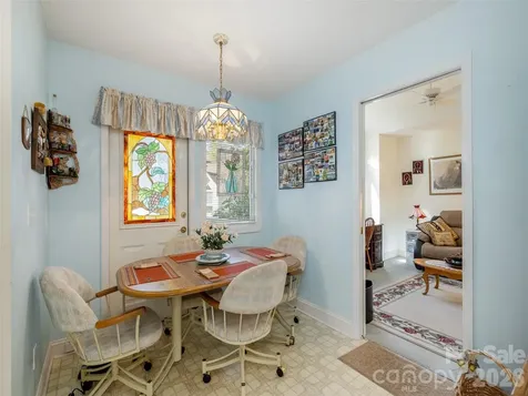 206 Black Oak Lane Hendersonville NC 28791