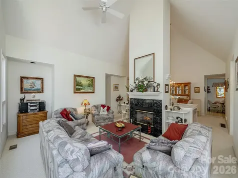 206 Black Oak Lane Hendersonville NC 28791