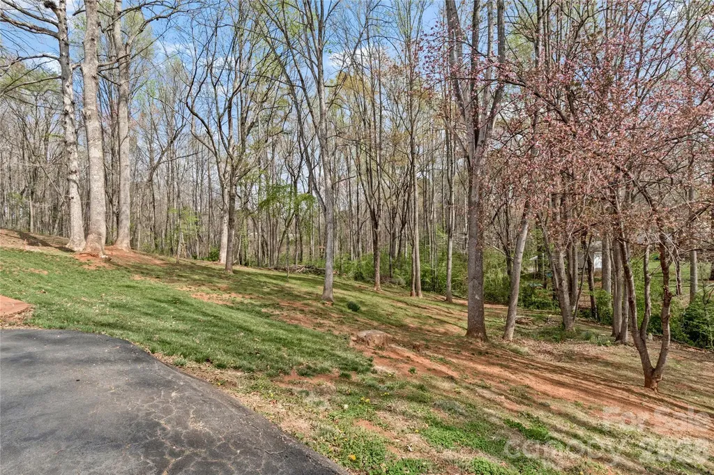 218 Misty Court King NC 27021