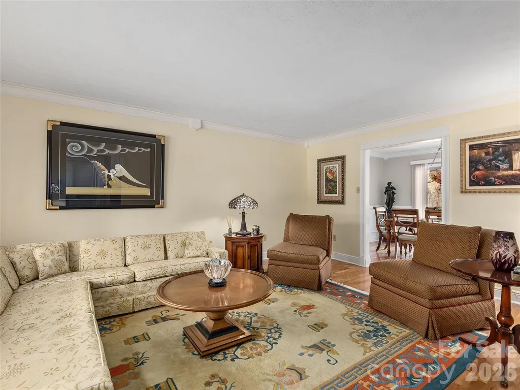 142 Twin Lakes Drive Candler NC 28715