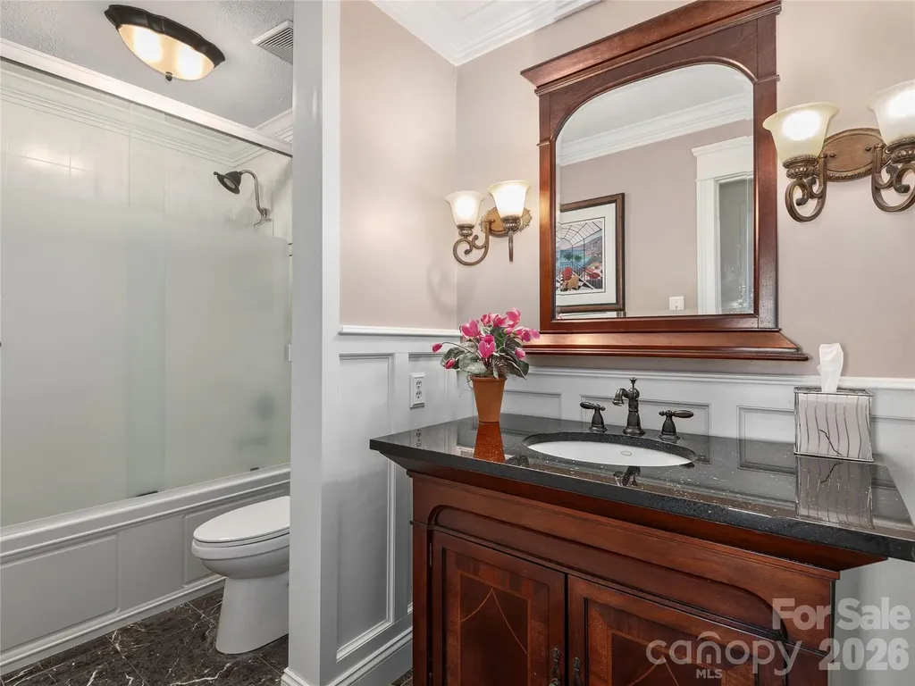 142 Twin Lakes Drive Candler NC 28715