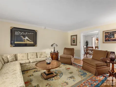 142 Twin Lakes Drive Candler NC 28715