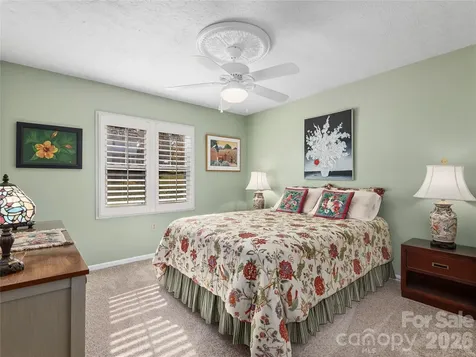 142 Twin Lakes Drive Candler NC 28715