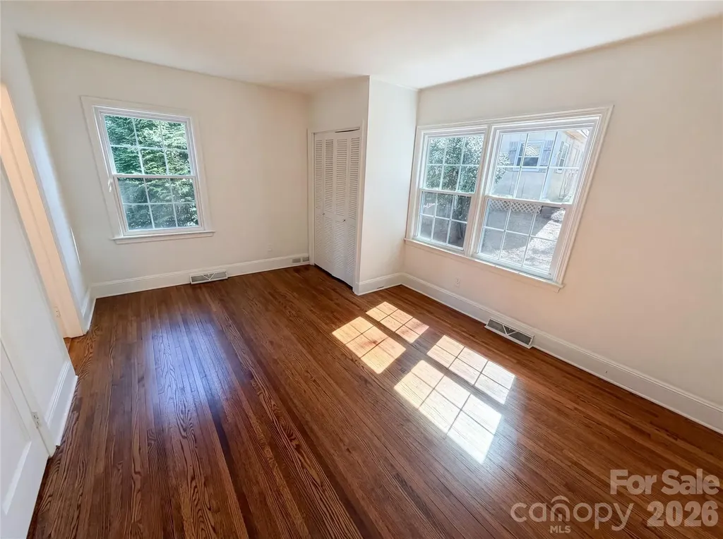 4467 Woodlark Lane Charlotte NC 28211