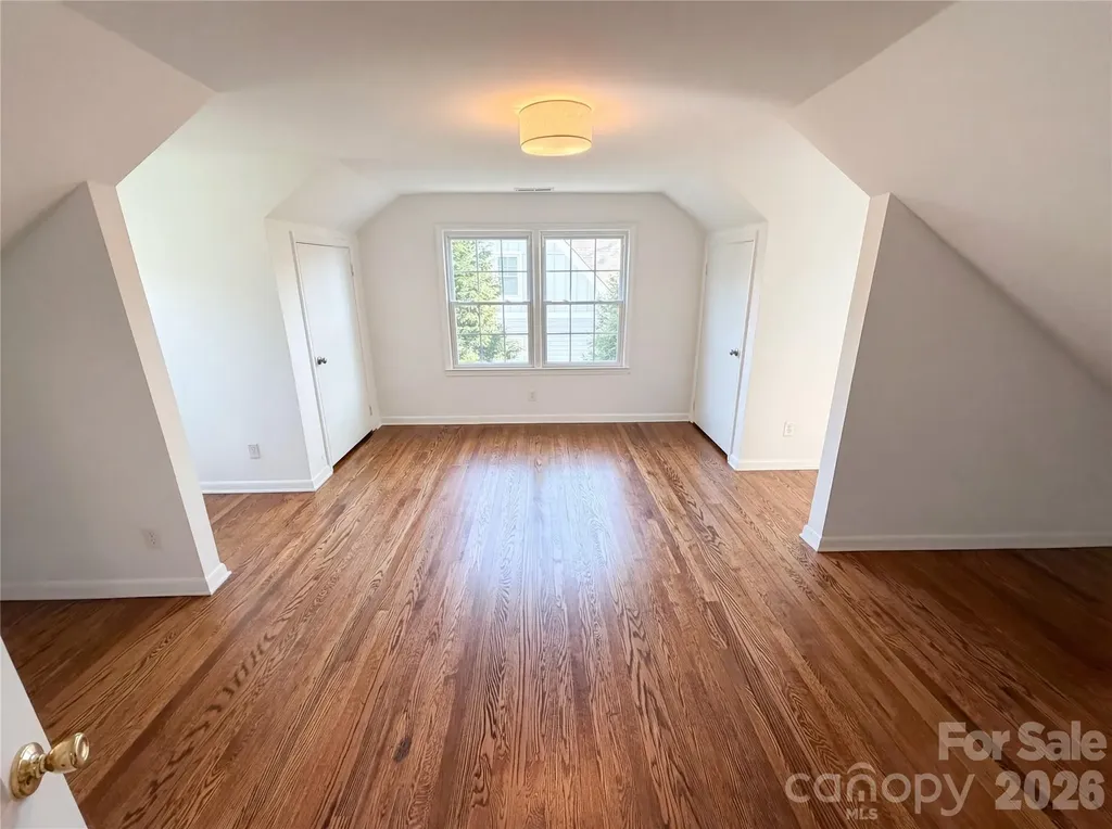 4467 Woodlark Lane Charlotte NC 28211