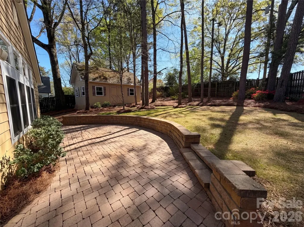 4467 Woodlark Lane Charlotte NC 28211