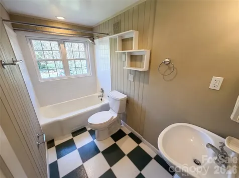 4467 Woodlark Lane Charlotte NC 28211