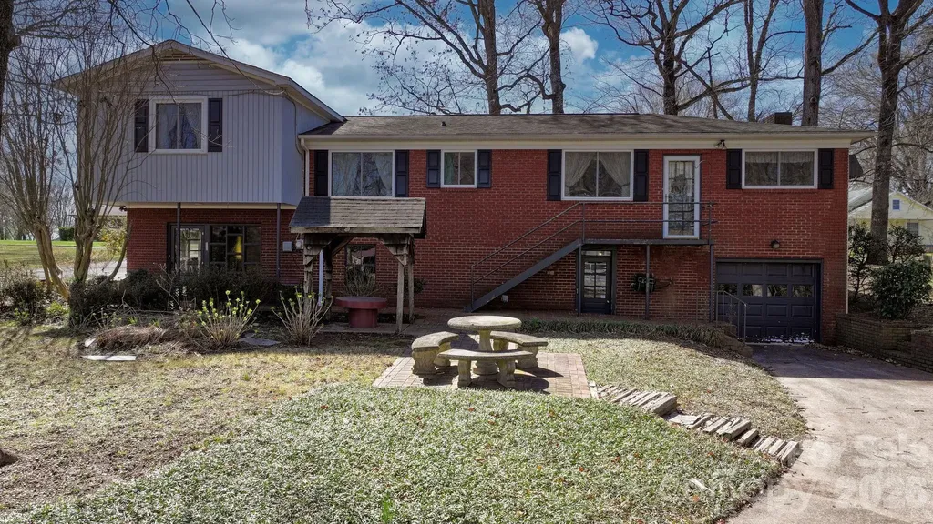 3335 25th Avenue NE Hickory NC 28601