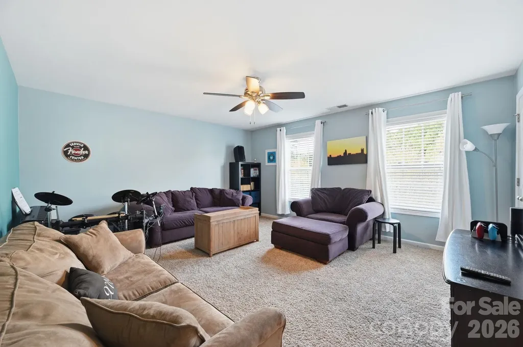 5041 El Molino Drive Charlotte NC 28214