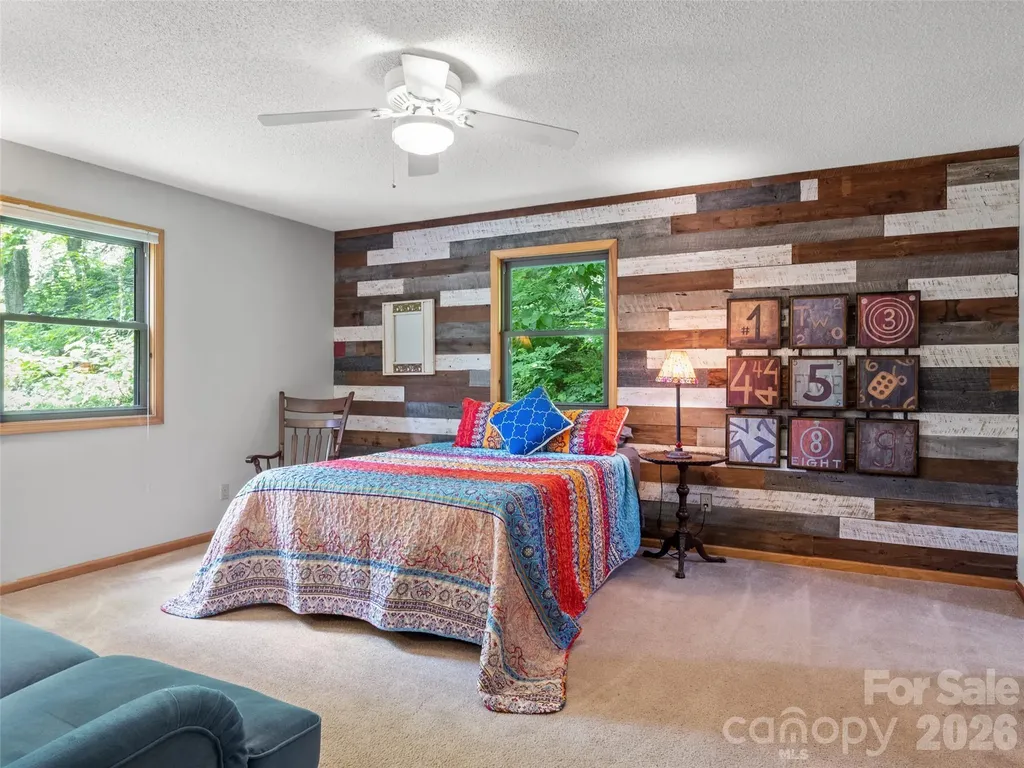 170 Mountain Farm Road Burnsville NC 28714