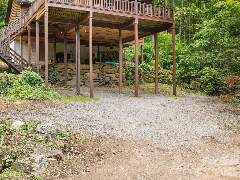 170 Mountain Farm Road Burnsville NC 28714